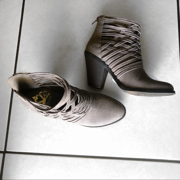 FERGALICIOUS WEEVER BOOTIES - Picture 3 of 3